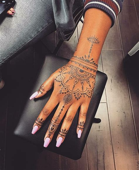 hand tattoos frauen|henna hand tattoos.